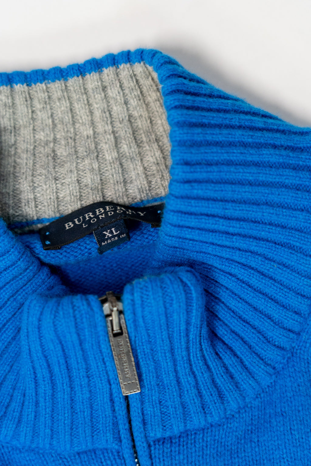 2000s Burberry London Sweater - Size XL