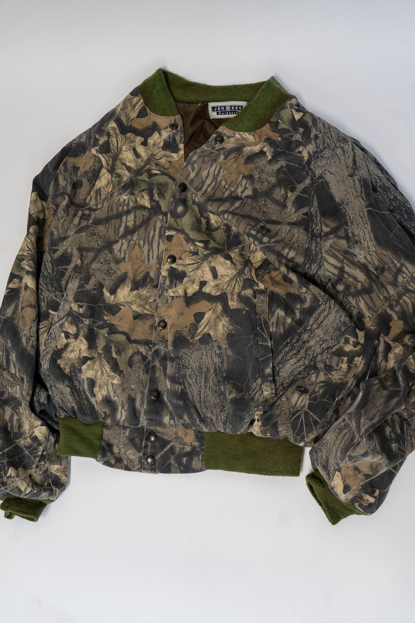 1990s Jerzees Outdoors Camo Bomber Jacket – Size L